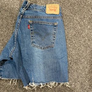 women’s levi’s shorts